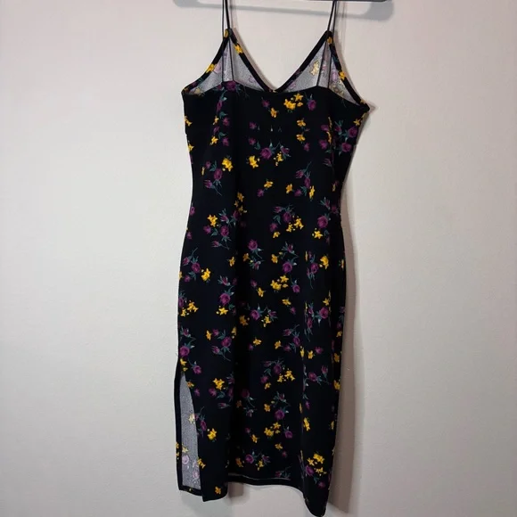 ✨ Leith Floral Bodycon Dress✨ - Picture 2 of 3